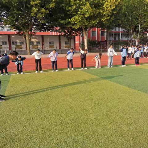 阳光体测 强健体魄——斑鸠店镇中学八年级开展体测训练活动