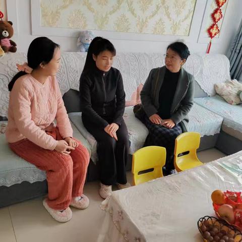 暖心家访 爱在旅途------斑鸠店镇中学初中部开展教师家访活动