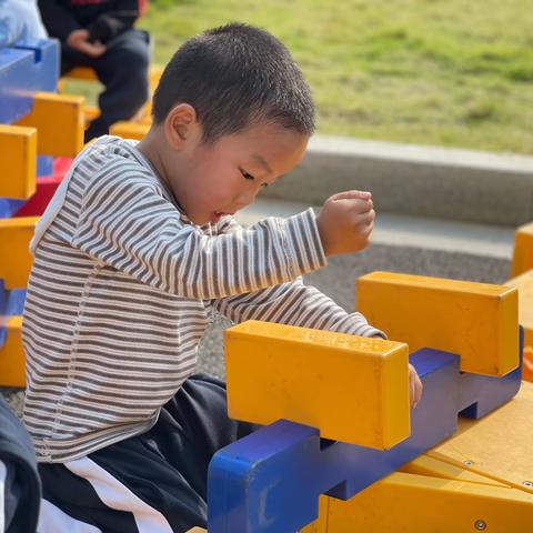 一起瞧“桥”丨吉首市第四幼儿园A3班游戏故事记录（二）