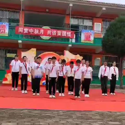 崇仁小学六年级《对月吟诗》