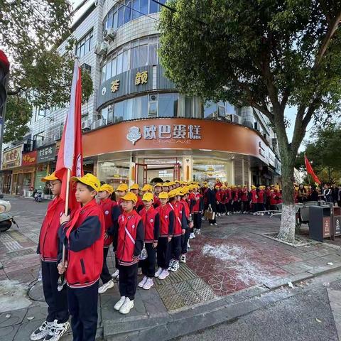 “清明祭英烈，丰碑励少年”——记第六小学开展清明祭扫活动。