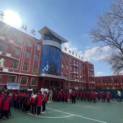 县教研室领导莅临实验小学东校区，检查开学工作及深入课堂观摩