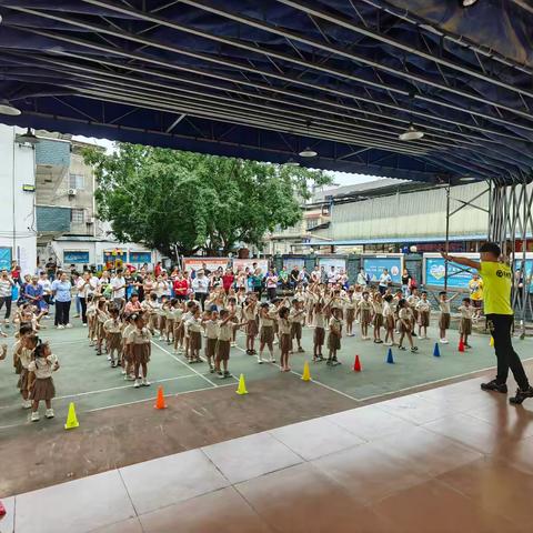 “玩乐不停、童趣不止、大手拉小手”——柳北区康如幼儿园缤纷六一亲子活动