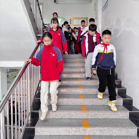 以练为战，防患未“燃”——阳信县实验小学消防演练活动