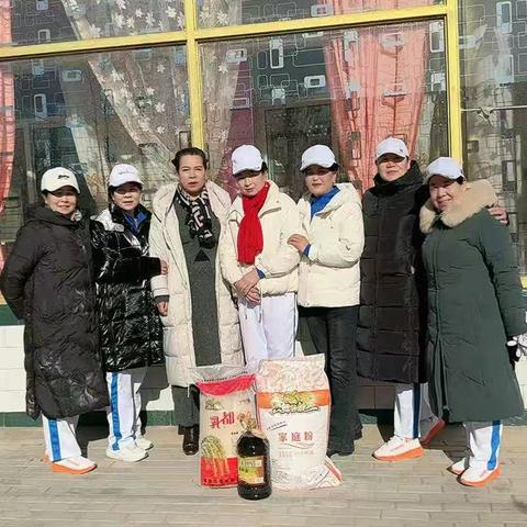 “爱心送温暖，慰问暖人心”＿吴忠市乃光湖毛蛋健步队，元旦开展送温暖活动
