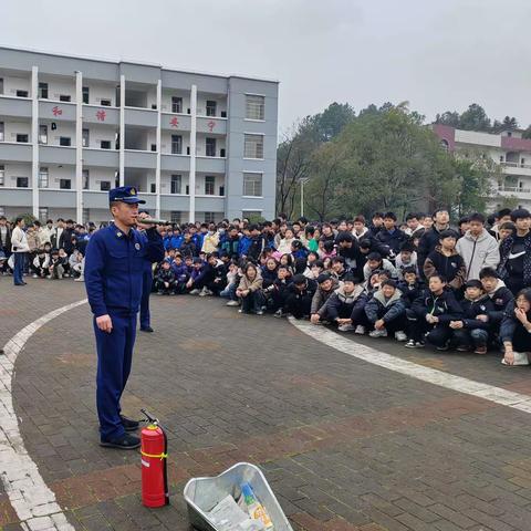 消防演练， 防患未“燃”——乌江中学消防演练