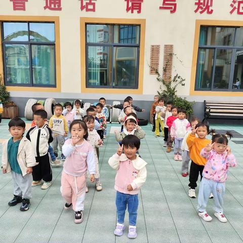 记录幼儿园快乐生活——小（2）班精彩回顾