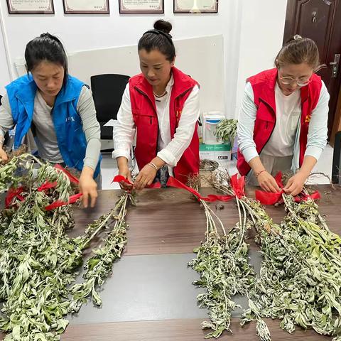 城西街道叠翠社区开展端午送祝福——淡淡艾叶香，浓浓端午情