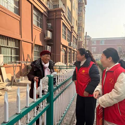 墨香迎新春 福韵暖邻里——城西街道叠翠社区开展新春送联入户主题活动