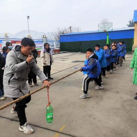 辞玉兔跃动校园，迎金龙勇踏新途——东岗镇第一中学喜迎元旦主题活动