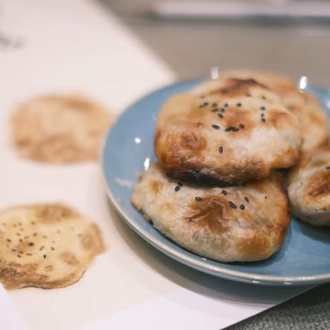 贝儿寒假淡彩班第三课《烧饼》