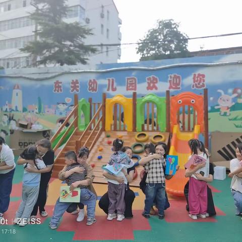 “暖暖教师节，浓浓师幼情”东关幼儿园教师节主题活动