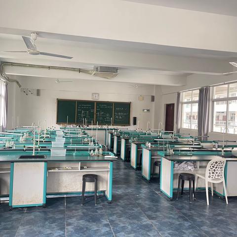 【海口市山高实验学校·九年级化学组】走进山高化学实验课堂