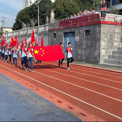 《奋楫笃行担使命 铸魂师德育新苗》——黄龙镇联合小学三(3)中队第一周纪实