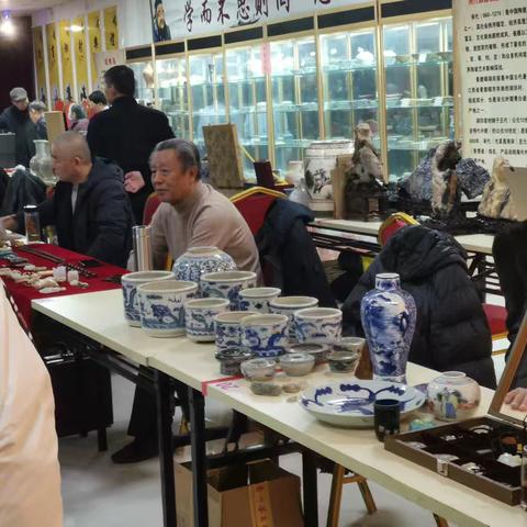 济南文物保护与收藏协会新世界古玩交流会火爆开场