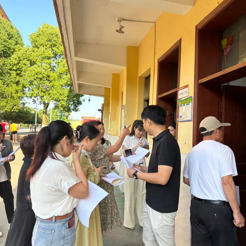 温馨的教室布置 别样的班级文化——东乡区明德学校开展班级文化检查活动