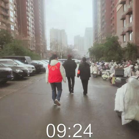 以雪为令 闻雪而动｜双府社区、物业联合清雪 守护居民平安出行