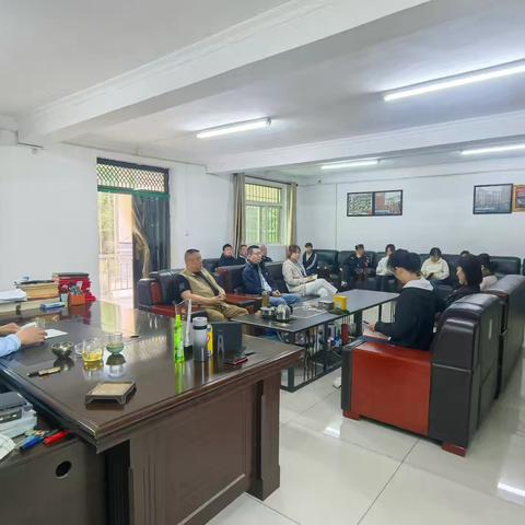 双府社区召开安全巡查与服务提升专题部署会