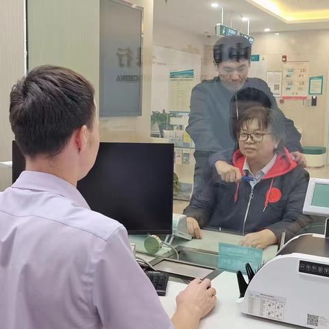 南山支行开展防暴演练