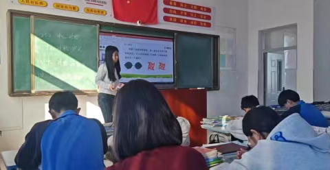 新窝铺学校党建：