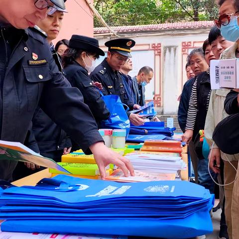 西安市市场监管综合执法支队执法二大队深入推进“双报到，双评议”与“与你同行，担当有我”党建品牌建设