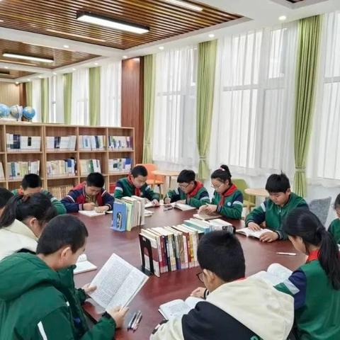 书香润三月，阅读促成长——寿光市汇文学校小学部三月读书活动纪实