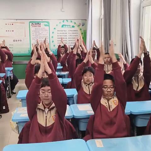 看，初二24班超优秀的
