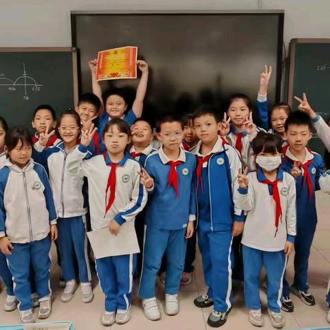 青春燃赛场·逐梦向朝阳 第十四届体育节趣味运动会 三五班拼搏与欢笑的时光