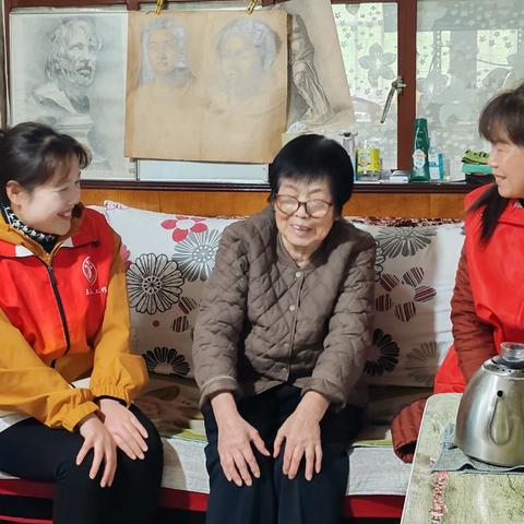 金秋重阳暖意浓，孝亲敬老情意长 ——西大街社区党总支联合三原县工信局开展“敬老月”暨重阳节志愿服务活动