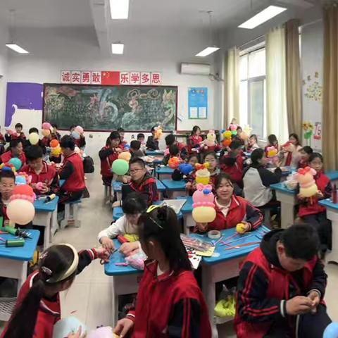 兰陵县第九中学小学部 ‍第三期气球社团～小猪🐷