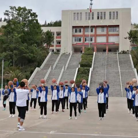 精准指导润无声，凝心蓄能奋力行——区教研员下校调研指导