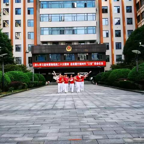 一年一度的教师节来了，老师们辛苦啦！祝您们节日快乐！有老师和球友们的陪伴，个个都健康开心快乐！