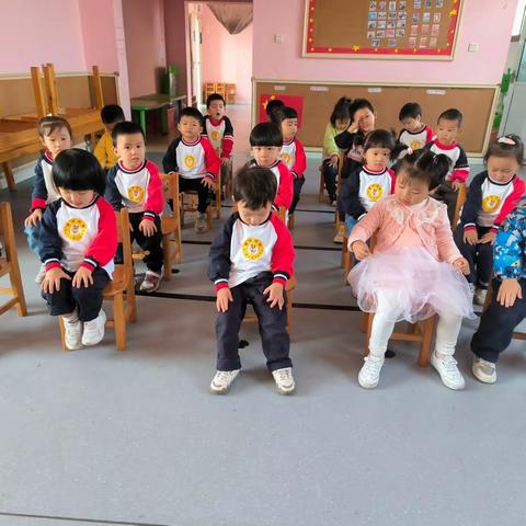 十月 — —《我爱我的家乡》