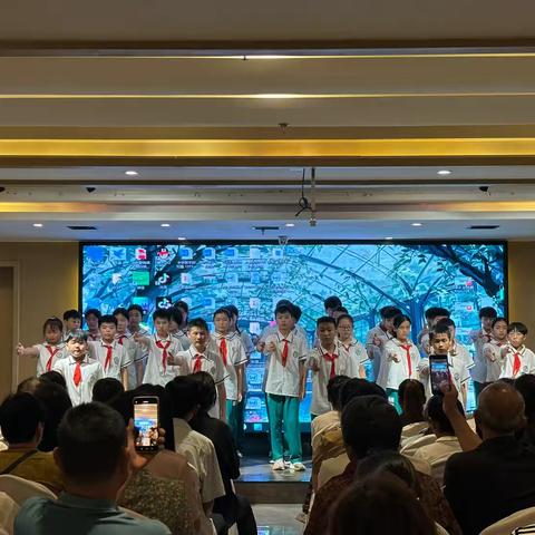 濮阳双语实验学校学生成长展示暨70届家长会