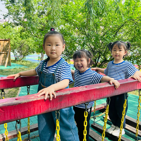 “你是我 藏在夏日🍉里的喜欢”☾