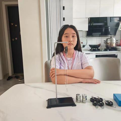 家庭科学实验——滑轮组 六（1）班 张嘉芮