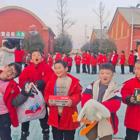 校园欢乐嘉年华：活力抽奖，燃动校园