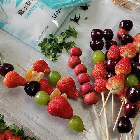 三年级六班小厨神上线！元旦前DIY冰糖葫芦超欢乐