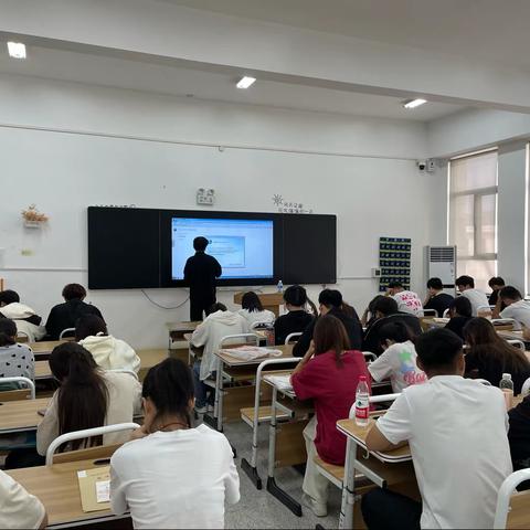 河南物流职业学院2318班