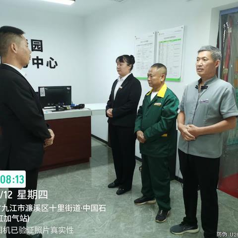 时光飞逝，岁月如梭，热情的10月即将结束，这一路有喜悦也有忧伤，无论生活给我们怎样的安排，我们都要努力地接受，时刻清醒，不卑不亢。愿您所到之处，遍地阳光；愿您梦之所及，洒满欢笑！
