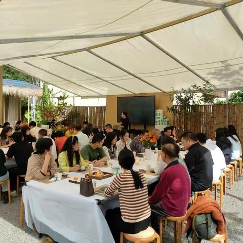 4月13日武江支行召开二季度零售营销赋能专项会议