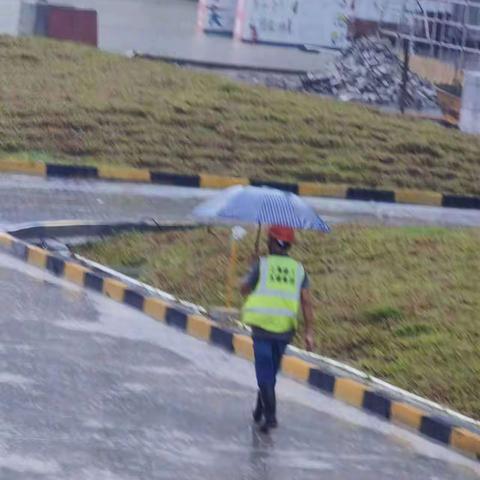 强降雨天气督促各建筑工地做好防汛工作