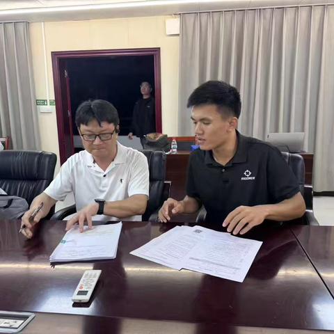 凝心聚力启新程 课题研讨促发展——英州中学单位课题研究成果汇报会