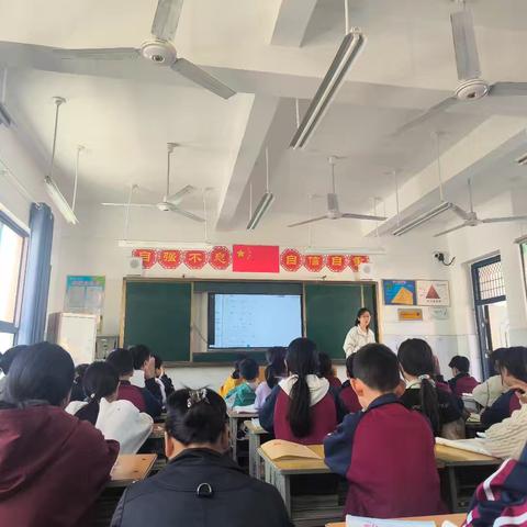 走进课堂——付店镇马庙村小学听课教研活动