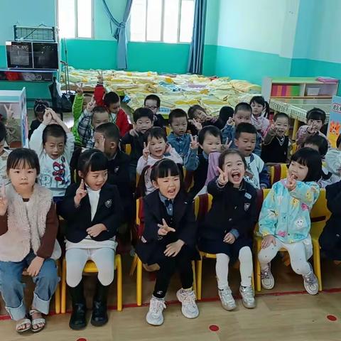 苗苗班第十四周幼儿园生活回顾