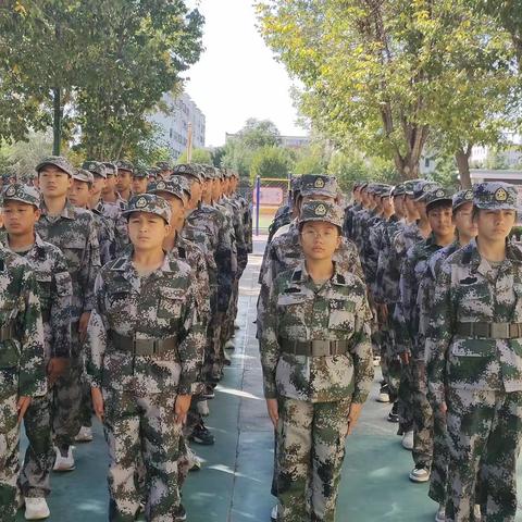 军训显风采，感恩教师节（第十六中学  八三班  安菲菲报导）