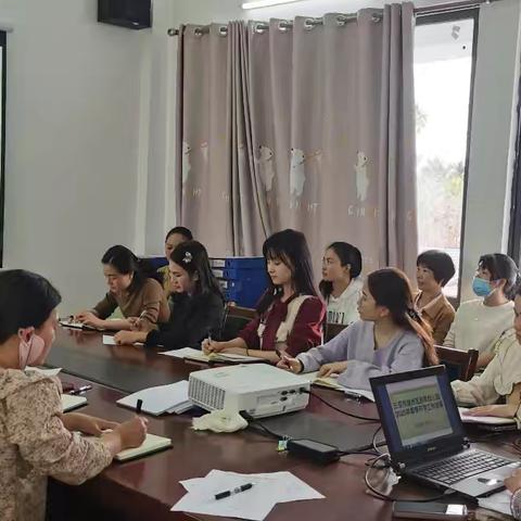 满“新”欢喜 “净”待相逢——三亚市崖州区赤草幼儿园开学前卫生大清扫