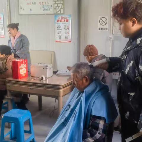志愿理发量血压 为老服务暖人心