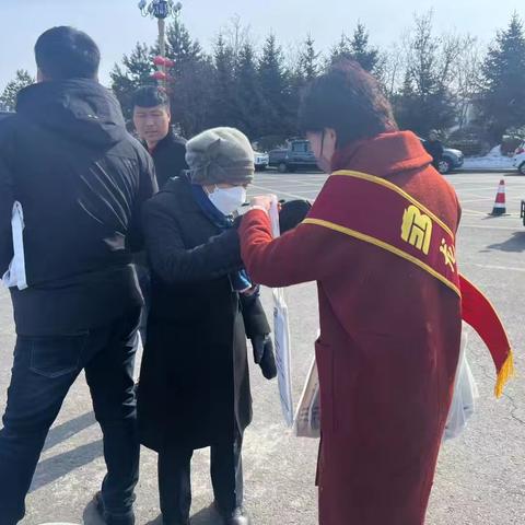 龙江银行建三江支行3.15反假货币宣传活动总结