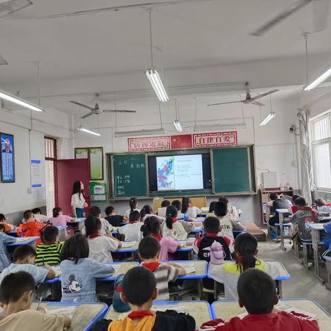 裴寨小学新教师听评课活动